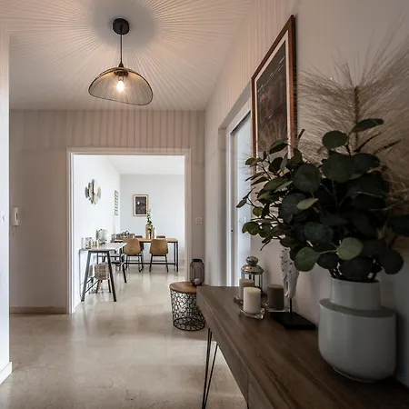 Lantivy Apartment *